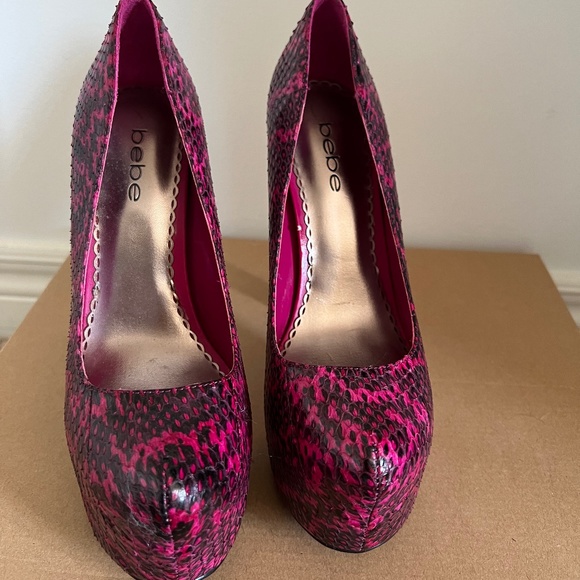 Bebe size 5 high platform - Picture 2 of 3
